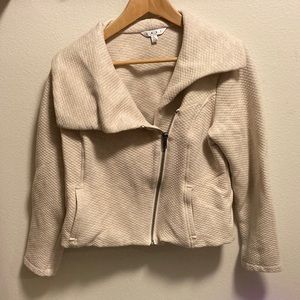 CABI: Large cream zip light jacket.